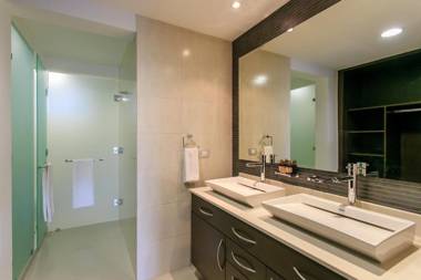 Luxury Condos at Mareazul Beachfront Complex with Resort-Style Amenities!