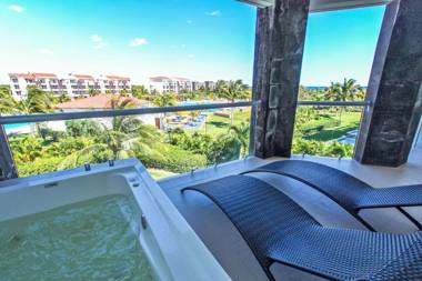 Condo Buena Vida - Luxury Ocean View at Mareazul