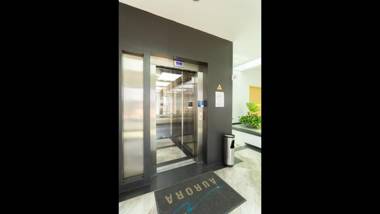 Cozy 2 Bedroom Apartment Roof Garden 6 Pax