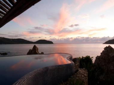 Villa El Murmullo by La Casa Que Canta