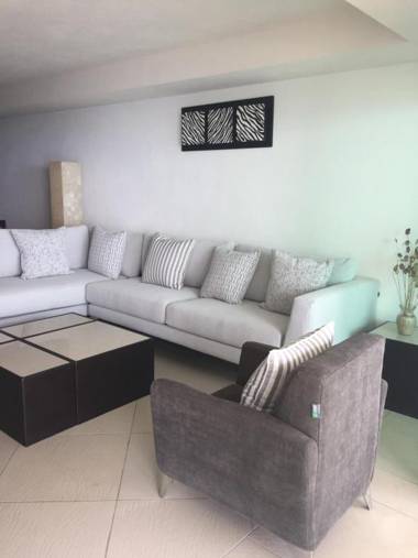 Bay View Grand Marina Condo 1004S