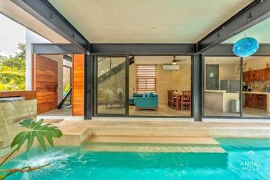 Picture Perfect Villa Ponderosa with Pool Gated Area