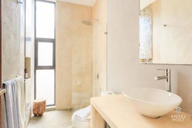 Picture Perfect Villa Ponderosa with Pool Gated Area