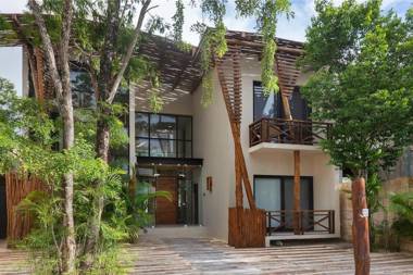 VILLA KINICH: Best Villa in Aldea Zama with Chef and Spa 4BR 11PPL