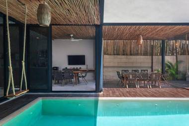 VILLA KINICH: Best Villa in Aldea Zama with Chef and Spa 4BR 11PPL