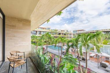 Unique Studio in a private complex with a great pool and gym