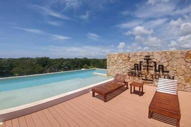 Spacious Swim up Condo as 2 Bd 2 pools Close to Beach 101