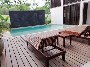 Spacious Swim up Condo as 2 Bd 2 pools Close to Beach 101