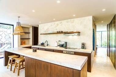 Gorgeous Flowy Space with Wrap-around Private Pool