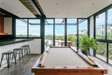 3 Story Home with Private Roof Pool and Tropical Views