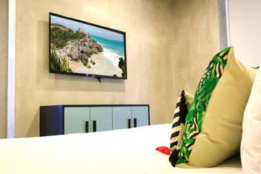 New One Br Apartment for Up To 4 Grill Pool At the common Rooftop