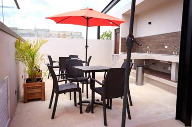 New One Br Apartment for Up To 4 Grill Pool At the common Rooftop