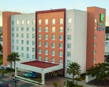 Holiday Inn Express Guadalajara Aeropuerto an IHG Hotel