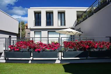 Ilo Rojo San Miguel de Allende Curamoria Collection