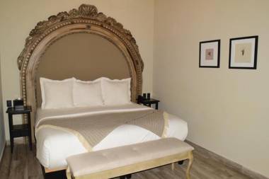 Hotel Bouquet (Adults Only)