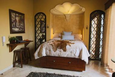 1 Panoramic views hottub firepit & outdoor kitchen