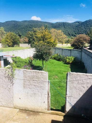 Comfy 4 Bedroom Town House Garden & Market Area