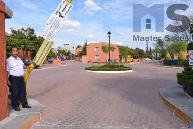 Hermosa Suite Alberca Áreas Verdes Blvd Bernardo Quintana 17D