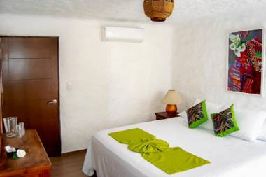 Pilitas Rainbow - LGBTQ HOTEL & SUITES - Solo Adultos