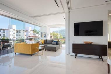 Pier 57 Unit 501 Exquisite Pier 57 Condo Romantic Zone Ocean