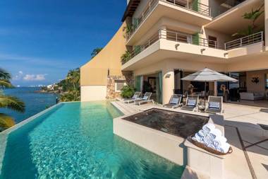 Conchas Chinas Villa Sleeps 10 with Pool and Air Con