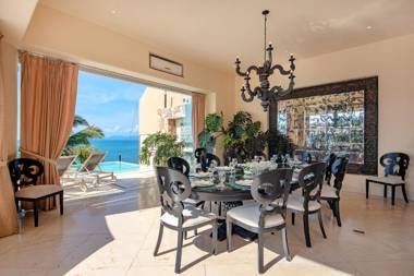 Conchas Chinas Villa Sleeps 10 with Pool and Air Con