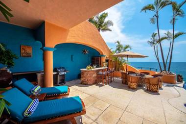 Coto San Xoaquin Villa Sleeps 6 with Pool and Air Con