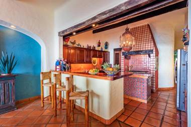 Coto San Xoaquin Villa Sleeps 6 with Pool and Air Con