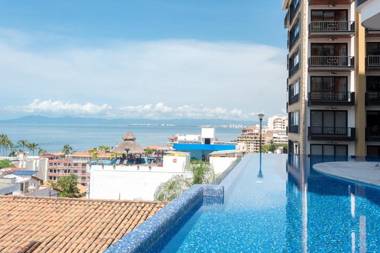 Signature Pinnacle 205 - Luxury Condo with Ocean Views