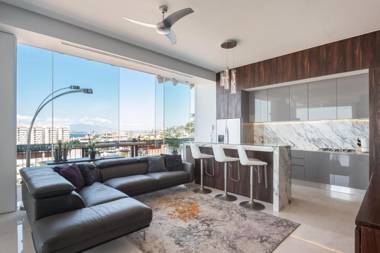 Pier57 Unit705 Romantic Zone Penthouse Ocean Views Best Rooft