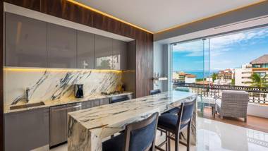 Pier 304 Zona Romantica OceanViews Best Rooftop