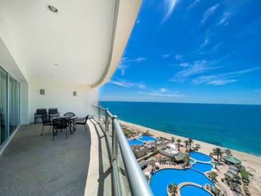Luxurious Ocean Front Condo