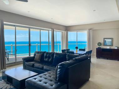 Luxurious Ocean Front Condo