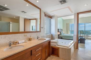 Luna Blanca Two Bedroom Unit by Kivoya