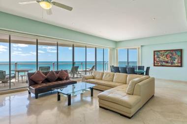 Luna Blanca Two Bedroom Unit by Kivoya