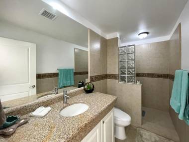 Admire Sea View From a Stunning Condo by Premium