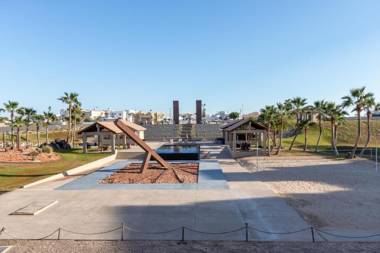 Tranquil Ground Floor Condo With Pool Access