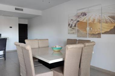 Tranquil Ground Floor Condo With Pool Access