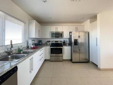 Modern Ocean View Condo with Pools & Gym