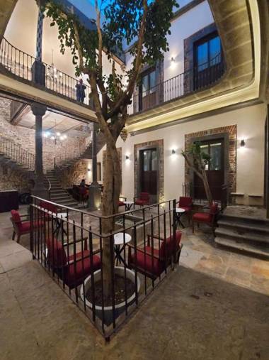 Milo Collection Hotel