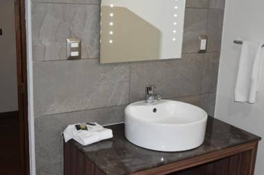 Estanza Hotel & Suites