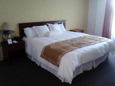 Howard Johnson by Wyndham Morelia Calle Real