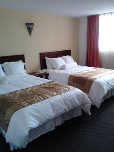 Howard Johnson by Wyndham Morelia Calle Real