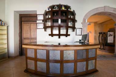 Hotel Casa del Virrey & Suites