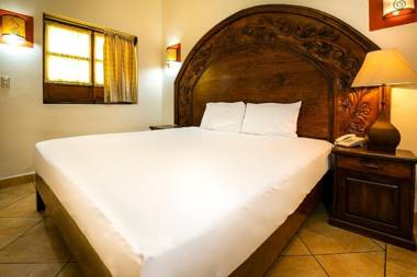 Hotel Casa del Virrey & Suites