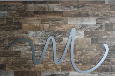 California Comfort & Suites