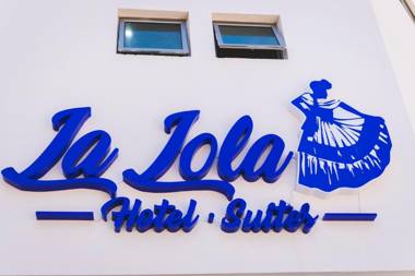 La Lola Hotel & Suites