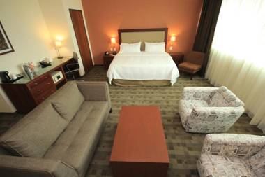 Holiday Inn & Suites Plaza Mayor an IHG Hotel
