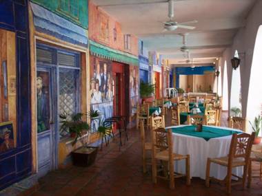 Hotel Hacienda Bugambilias