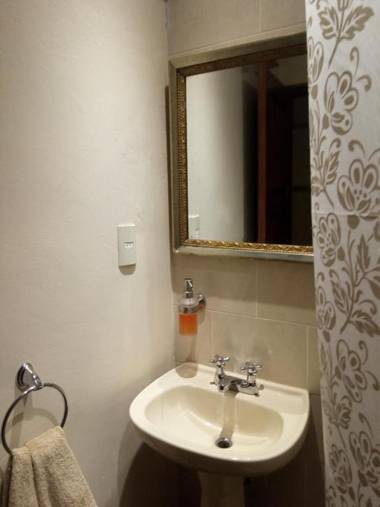 El Viejo Zaguan by Lunian